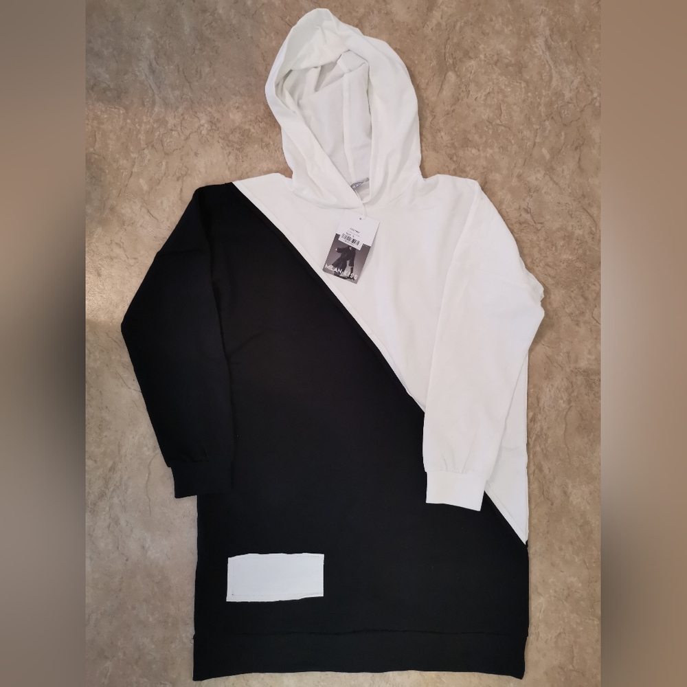 Milan Kiss black and white hooded dress